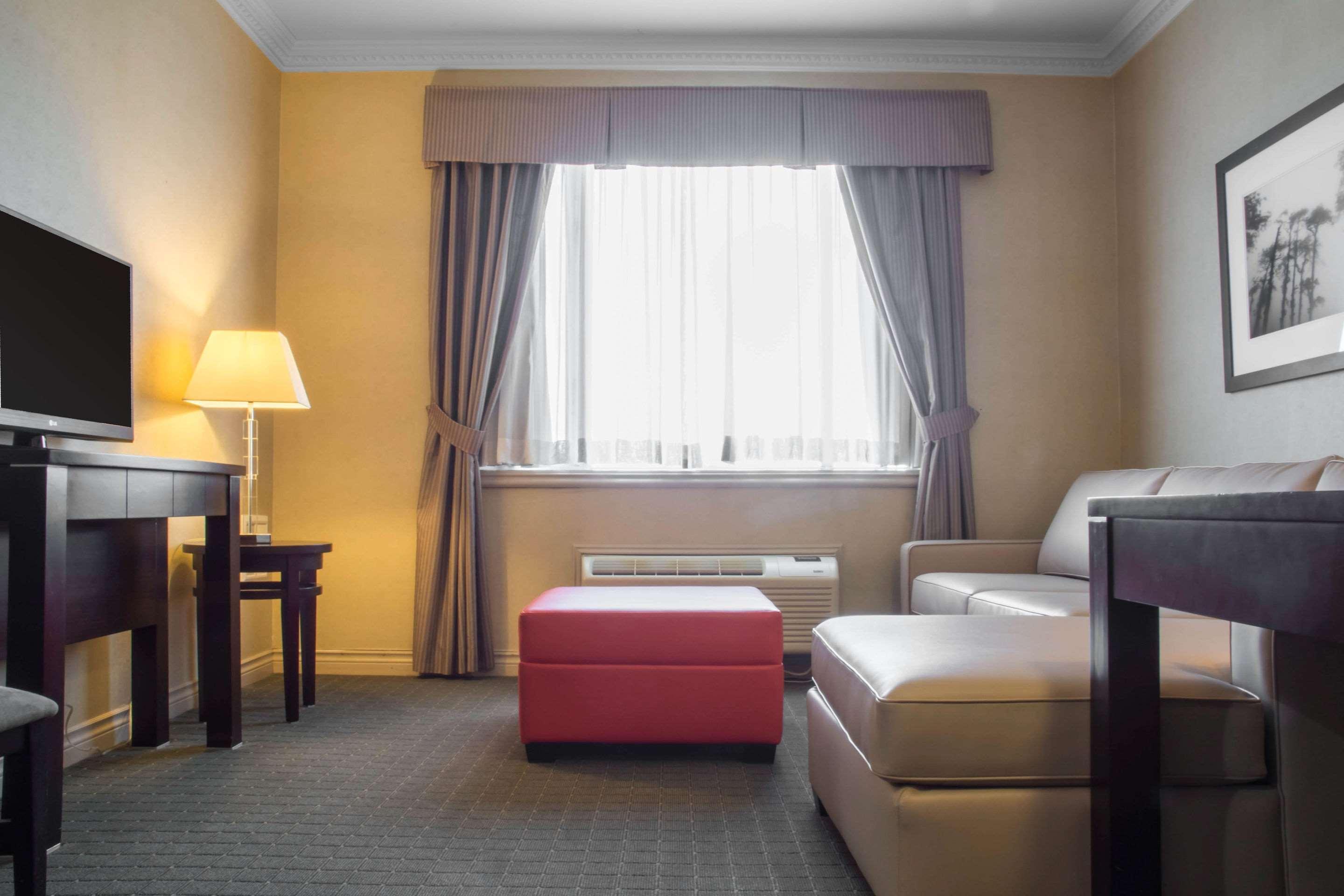 Towneplace Suites By Marriott Toronto Oakville Exterior foto